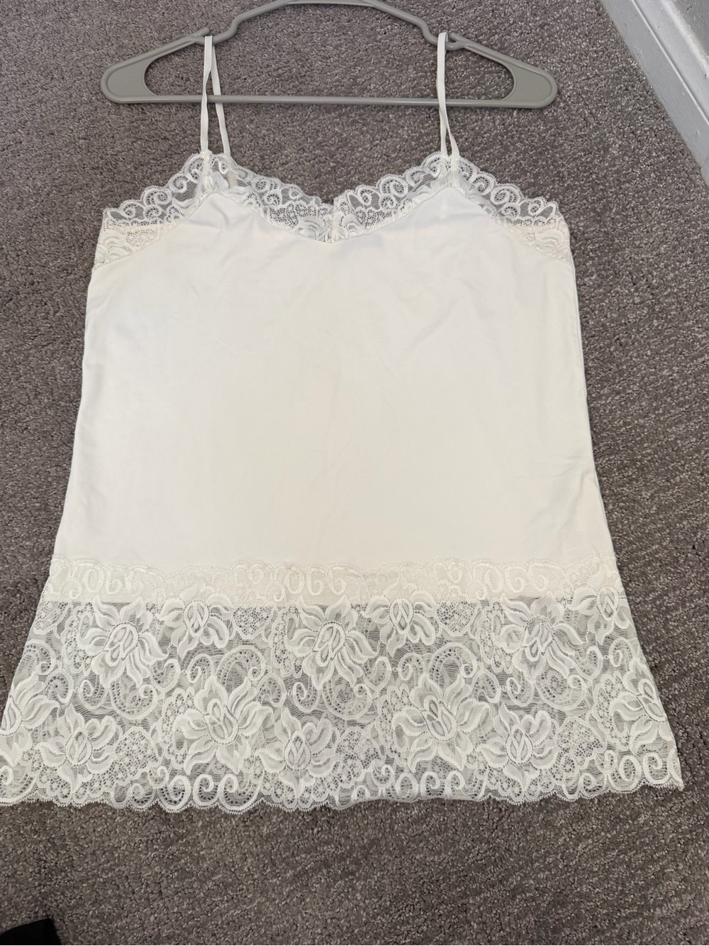 White House Black Market Cream Lace Cami Sz Large Layering Modesty Tank feminine
